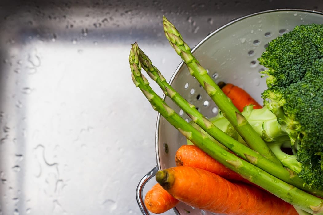 Green Asparagus with Carrots and Broccoli