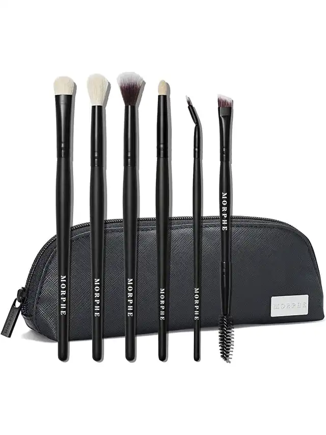 a group of makeup brushes